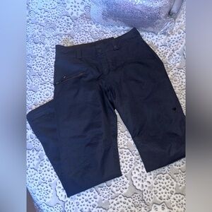Obermeyer Malta women’s ski pants, size 8 regular/ never worn